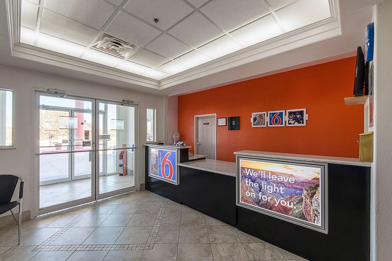 Motel 6-San Antonio, Tx - Downtown - Alamo Dome Exterior foto